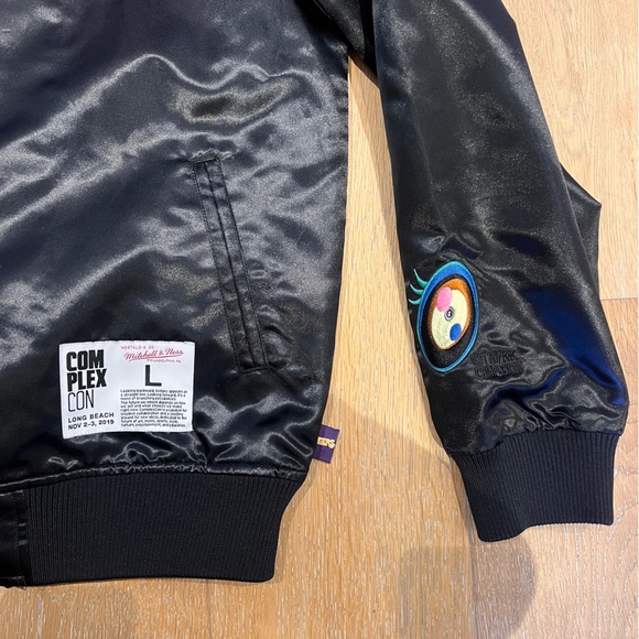 Mitchell Ness x LA Lakers x Takashi Murakami x ComplexCon Bomber Jacket - Picture 5 of 8